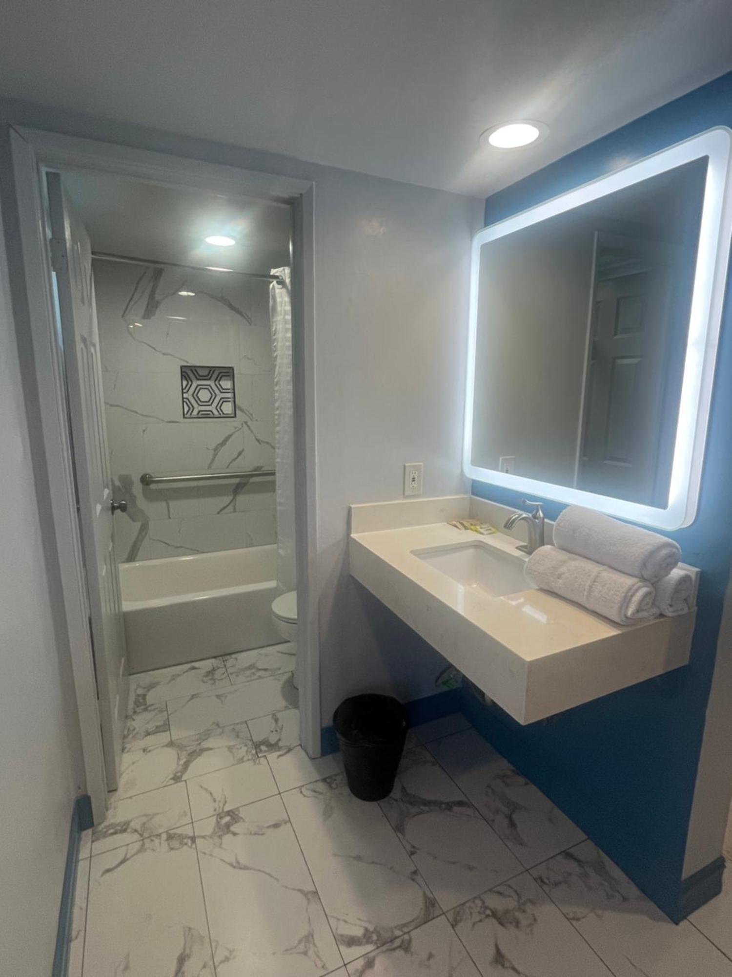 Travel Inn Motel أنهايم المظهر الخارجي الصورة
